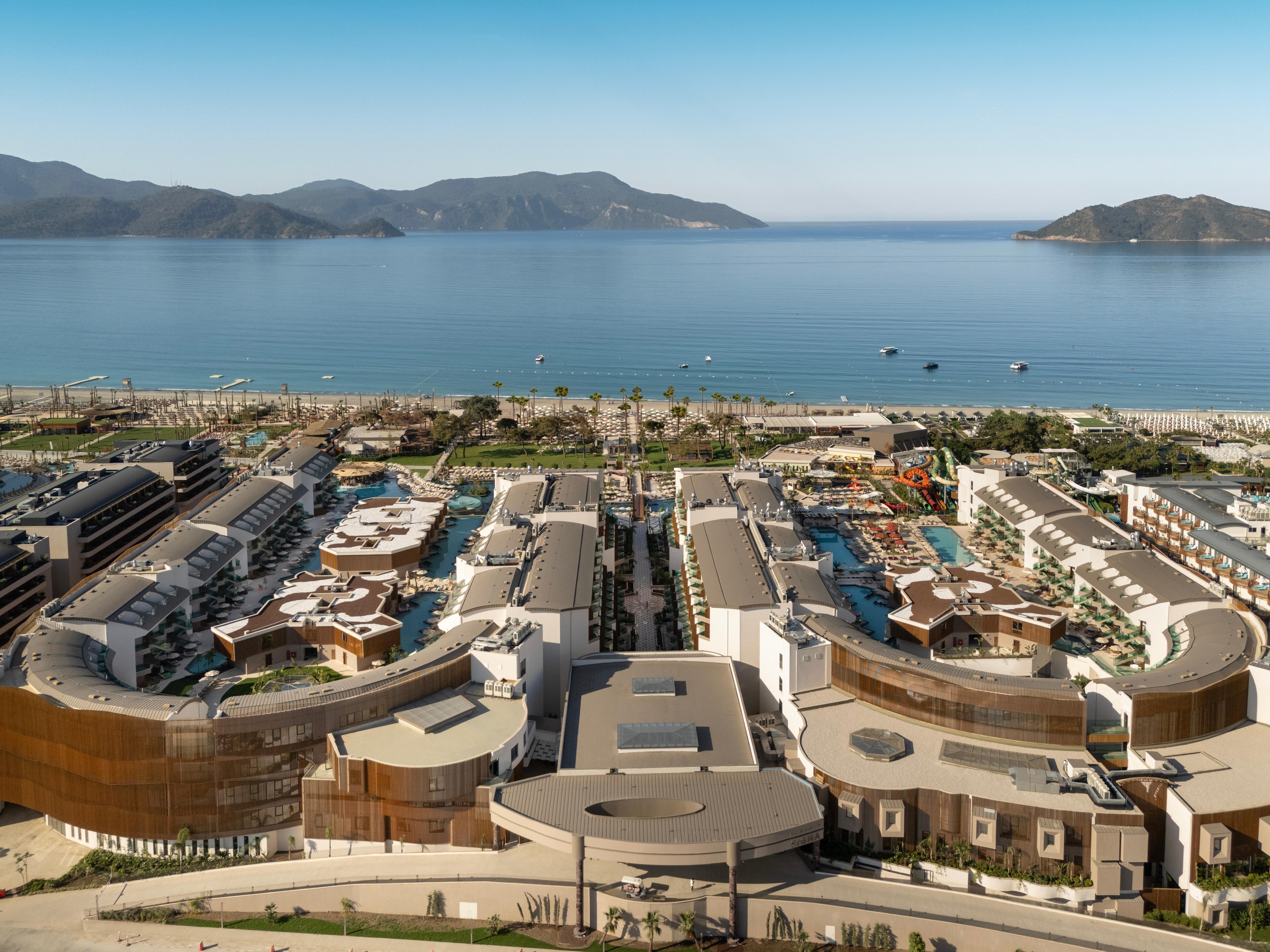 Liberty Signa · Resortübersicht mit Strand und Bucht