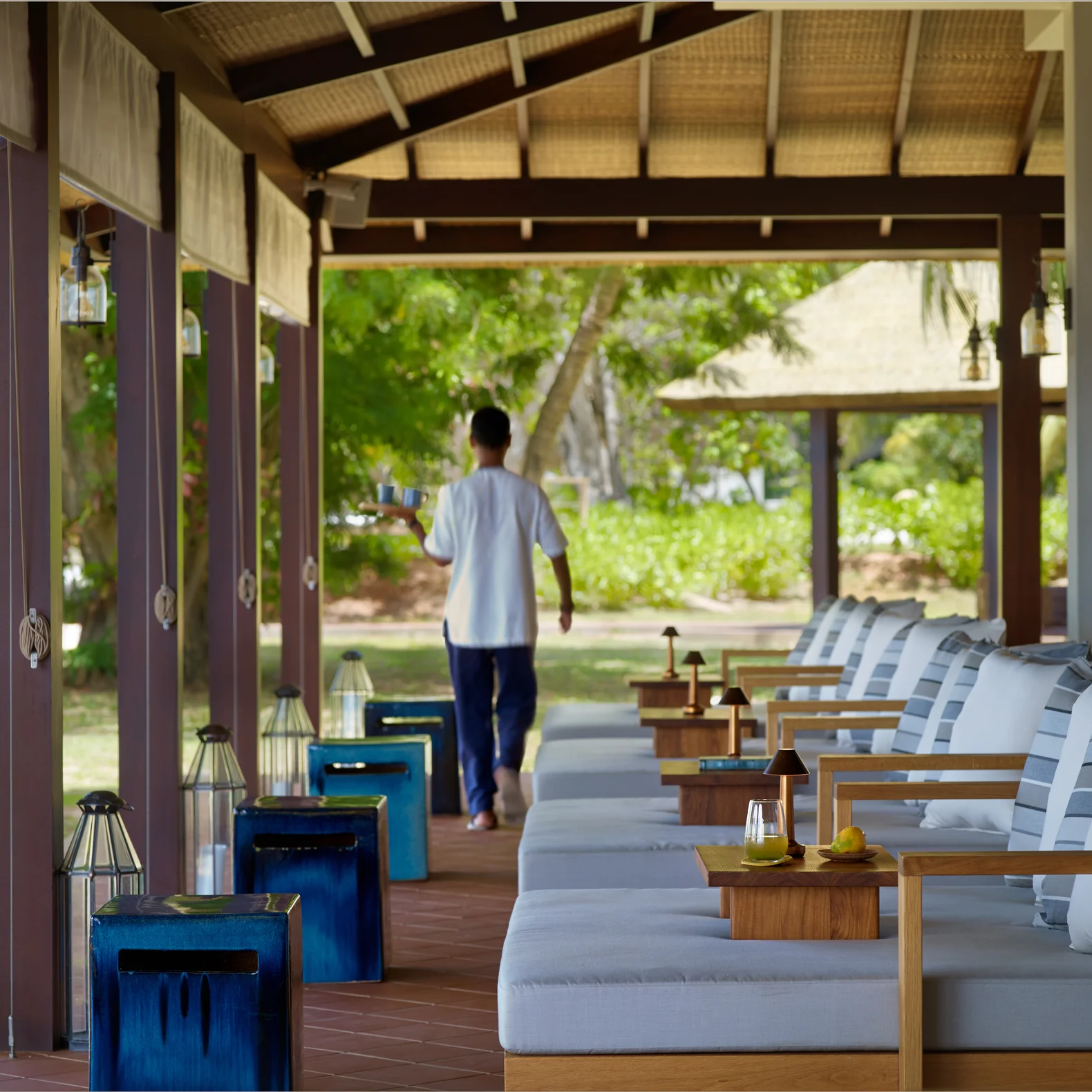 Six Senses Zil Pasyon · Island Cafe