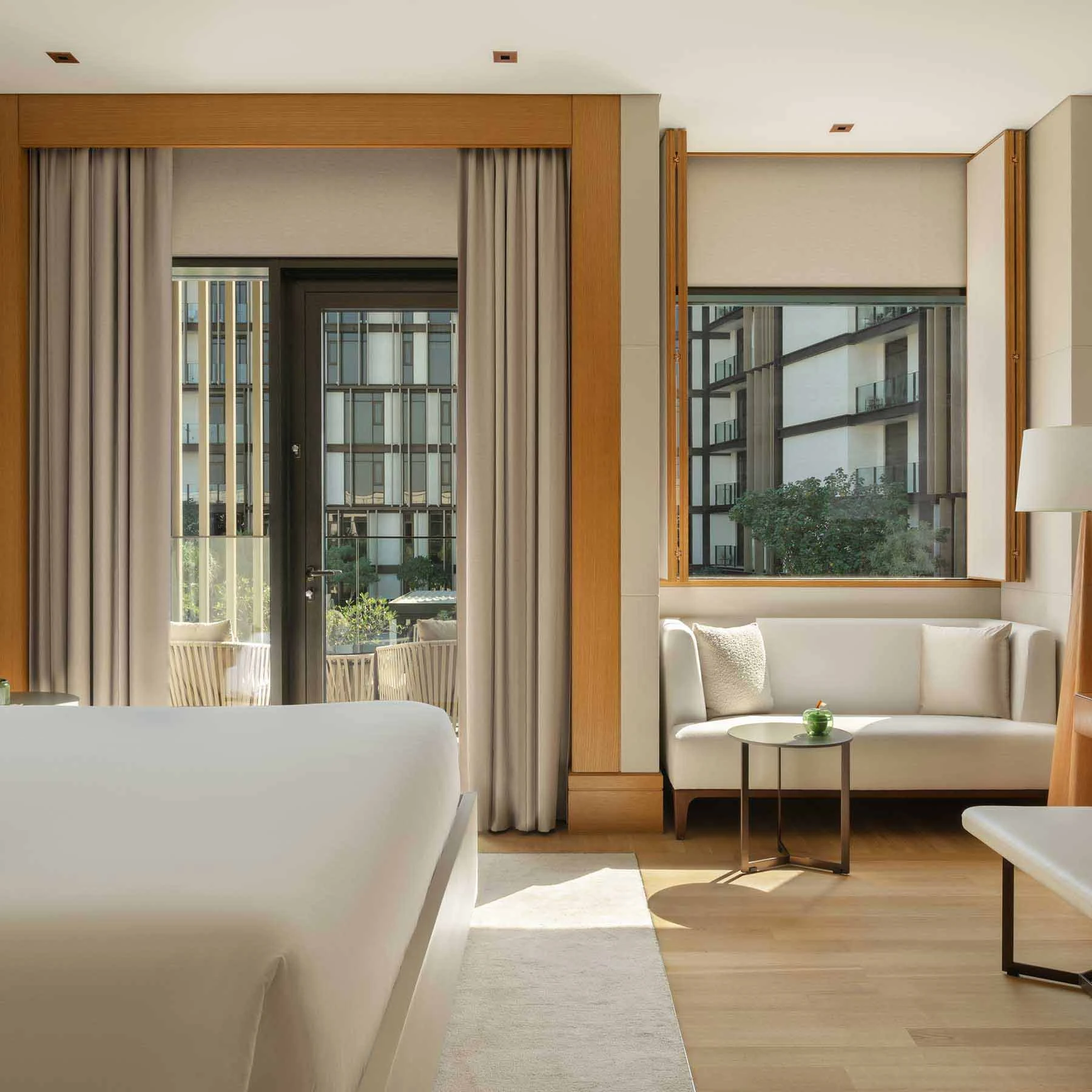 Delano Dubai · Rising Light Guestroom Resort View with Balcony