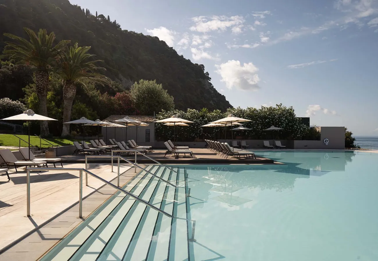 Domes of Corfu · Familienpool