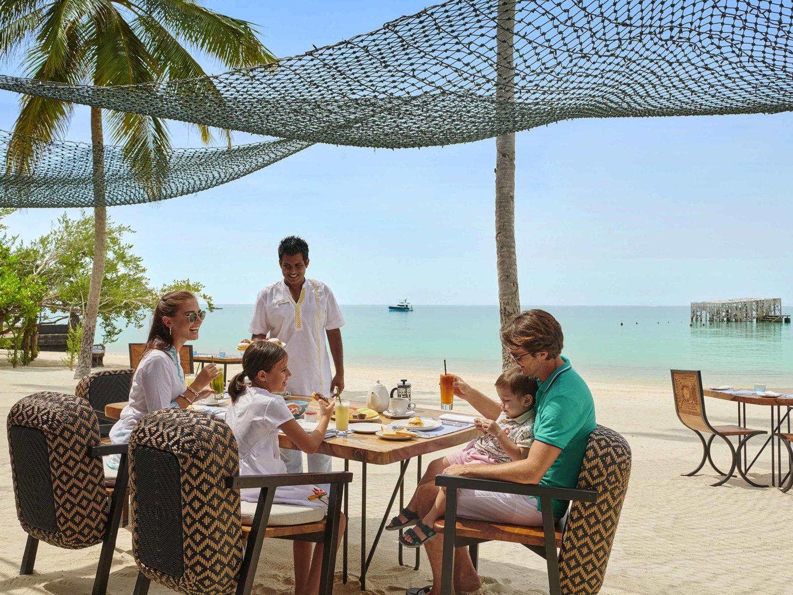 016 - Fairmont Maldives Sirru Fen Fushi.jpg