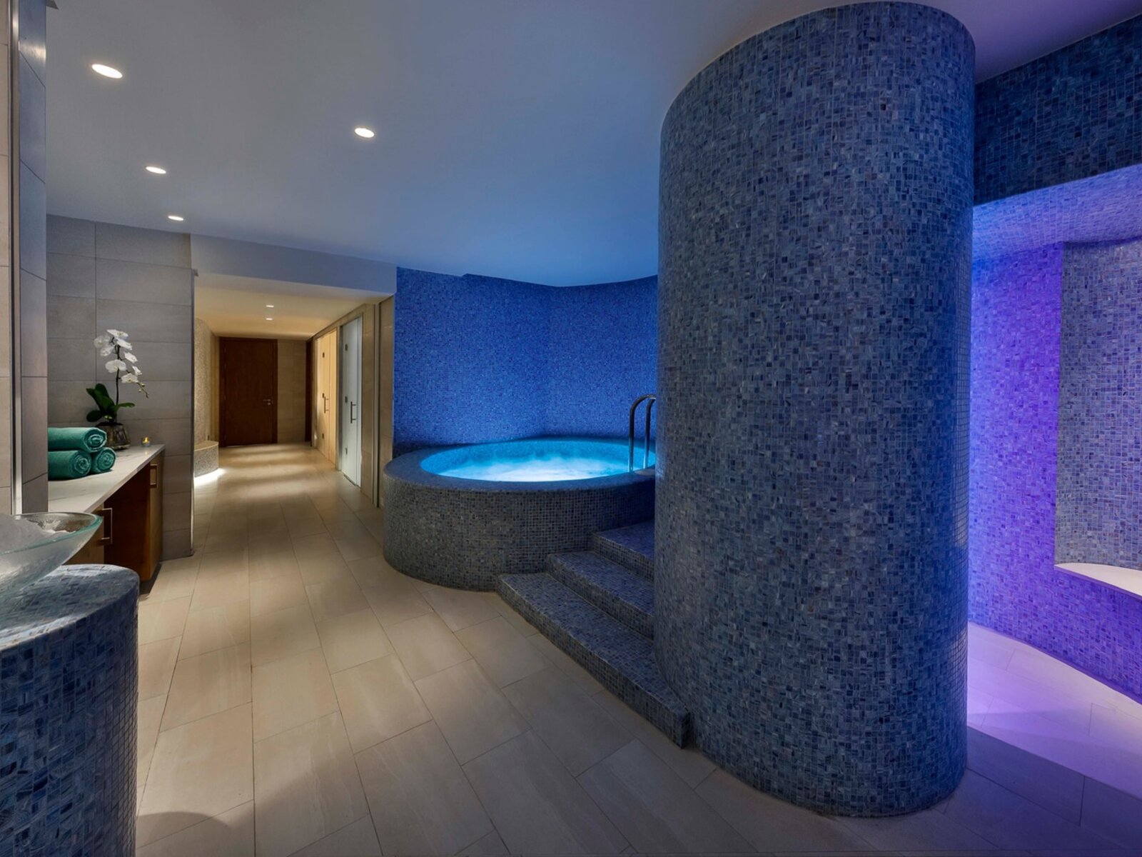 021 - Hilton Abu Dhabi Yas Island Resort.jpg