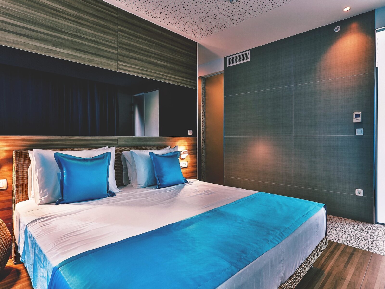 027 - Carine Hotel Kumbor .jpg