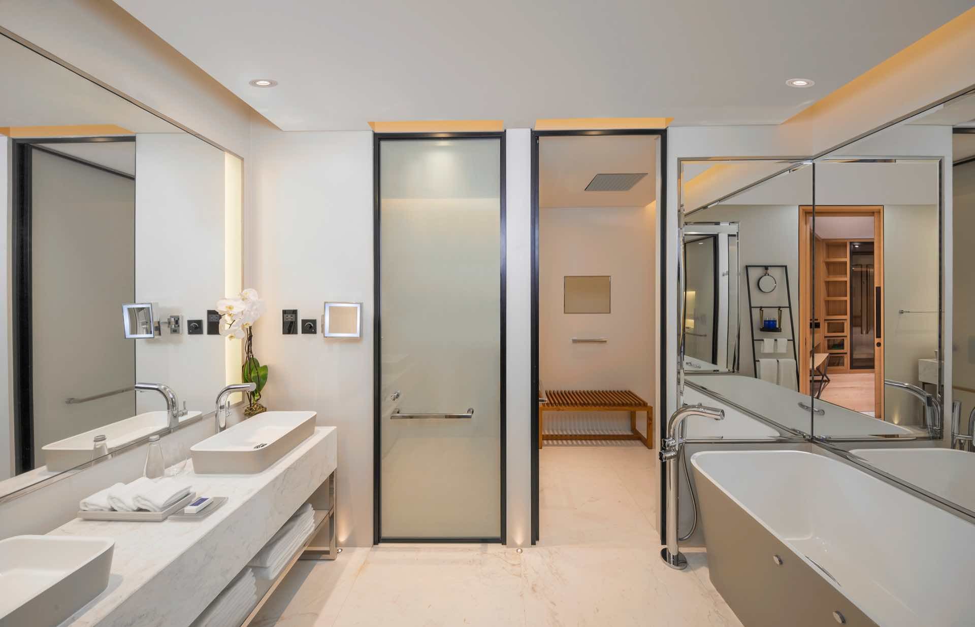 025 - Caesars Palace Bluewaters Dubai.jpg