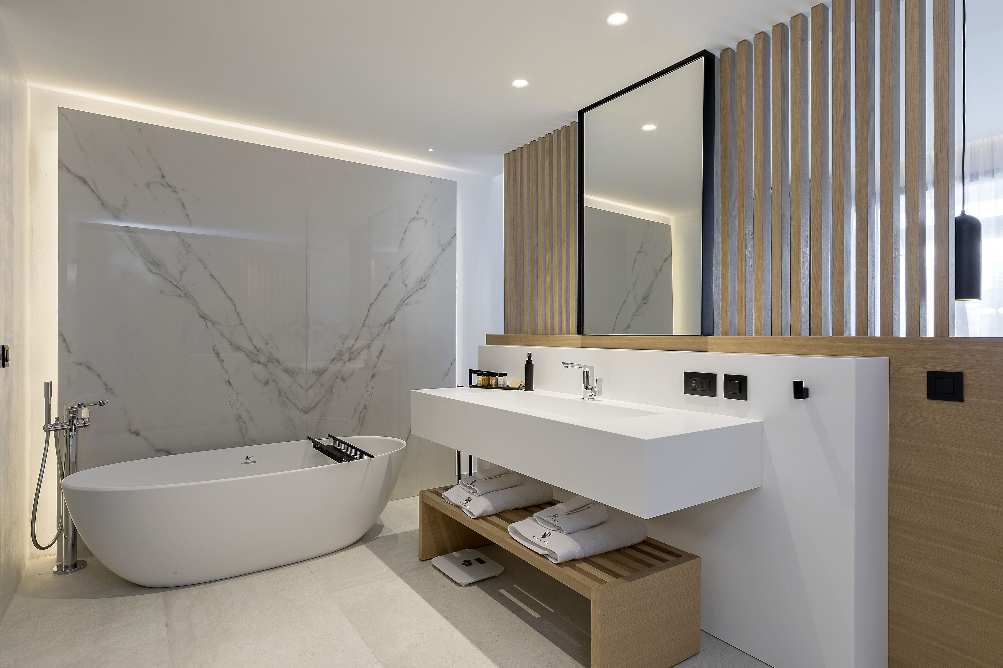 010 - D´Andrea Lagoon All-Suites .jpg