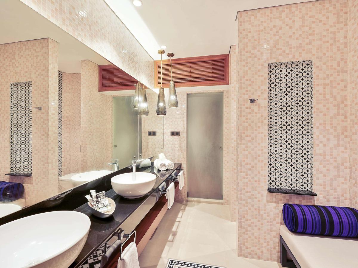 Mercure Maldives Kooddoo Resort 11.jpg (1)