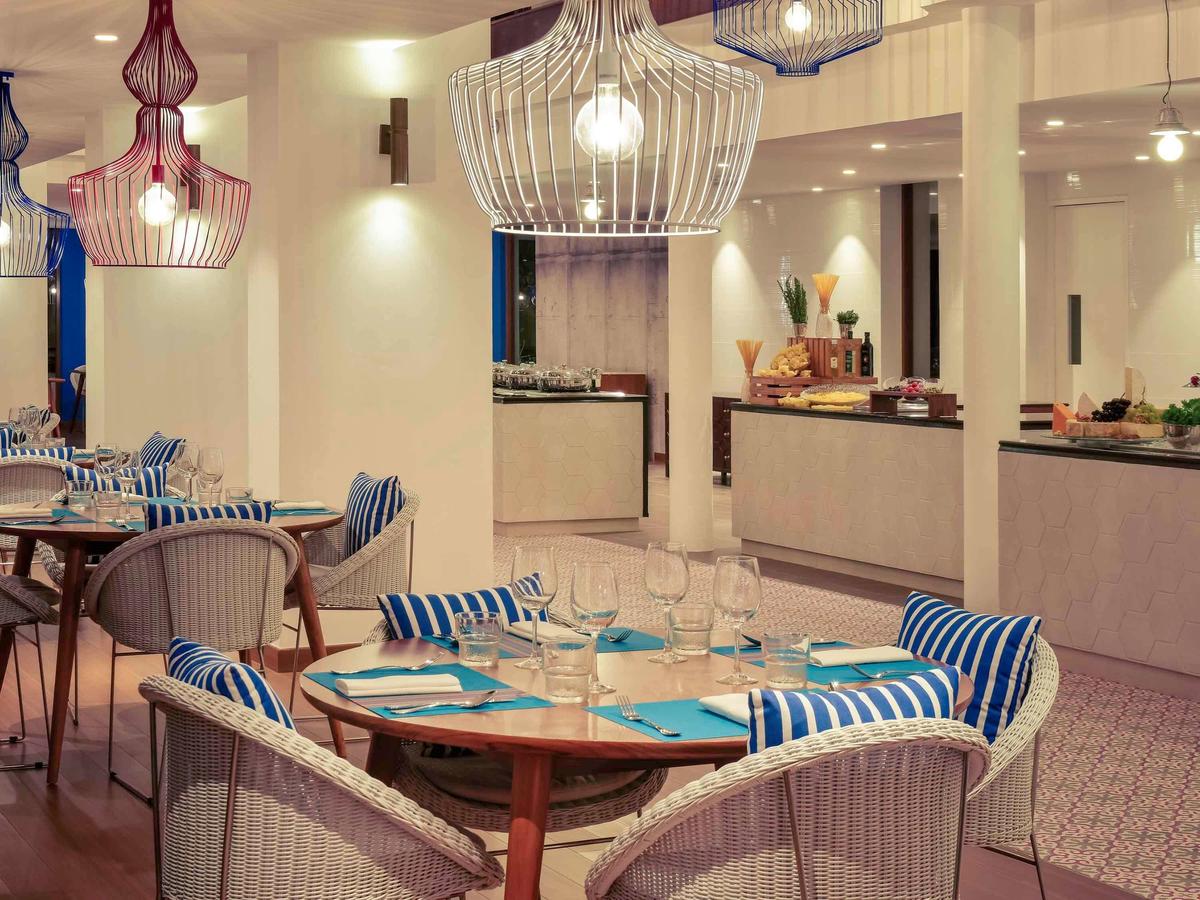 Mercure Maldives Kooddoo Resort 15.jpg (1)