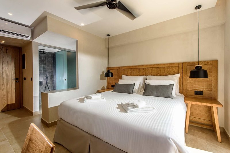 AneSea Small Luxury9.jpg