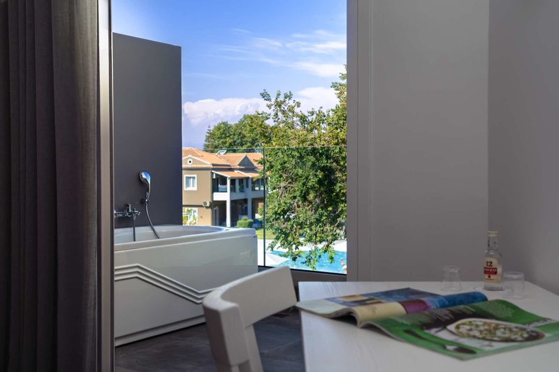 Acharavi Vissalo by Acharavi Beach20.jpg