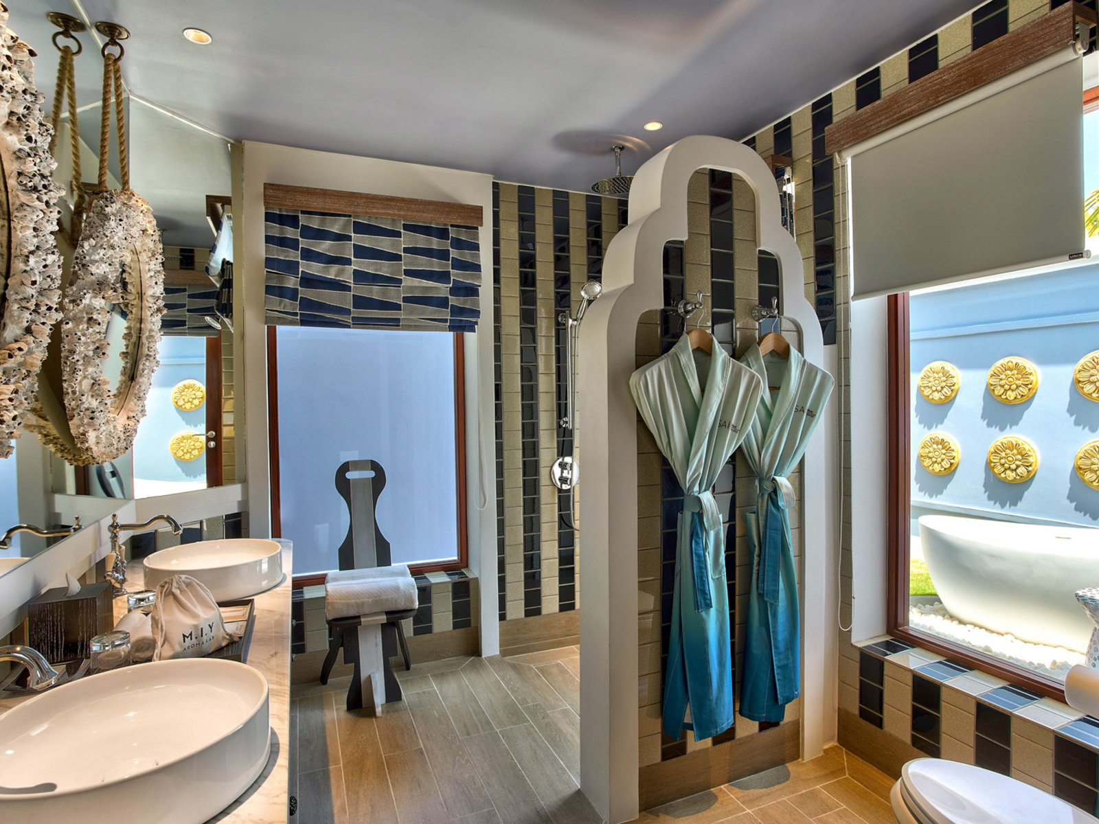 044 - SAii Lagoon Maldives, Curio Collection by Hilton.jpg