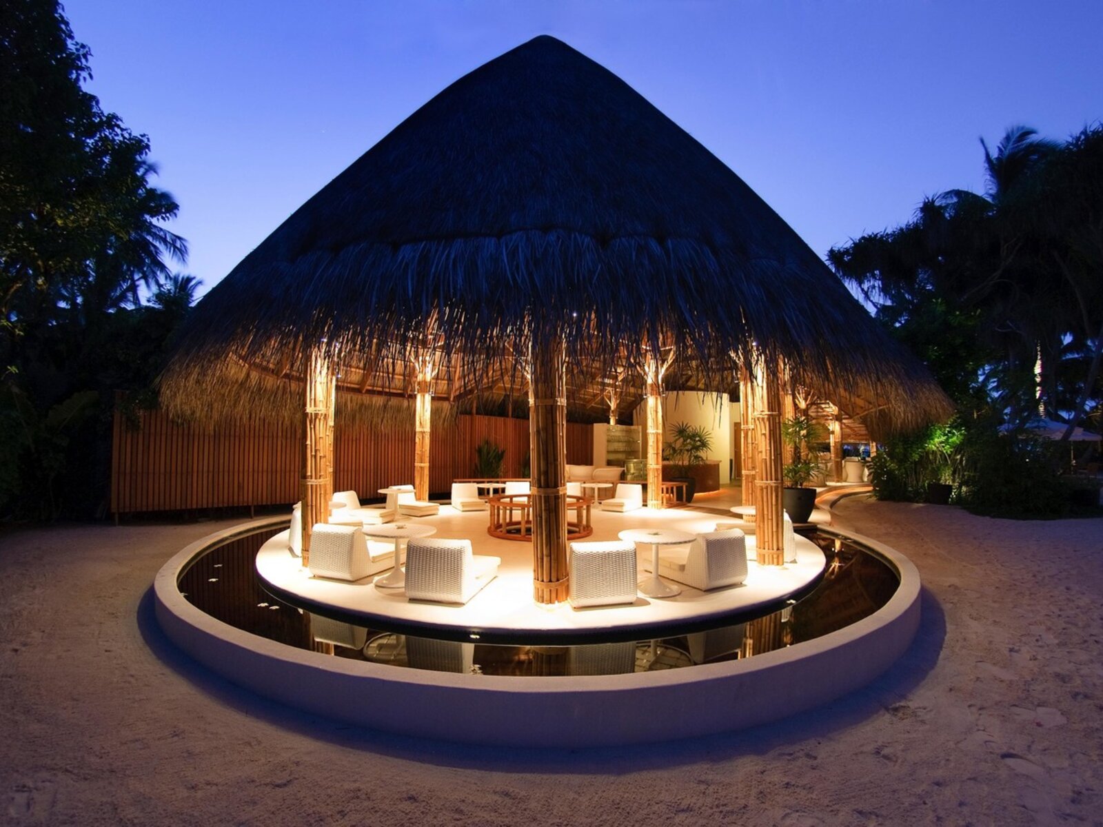 013 - Kuramathi Island Resort.jpg