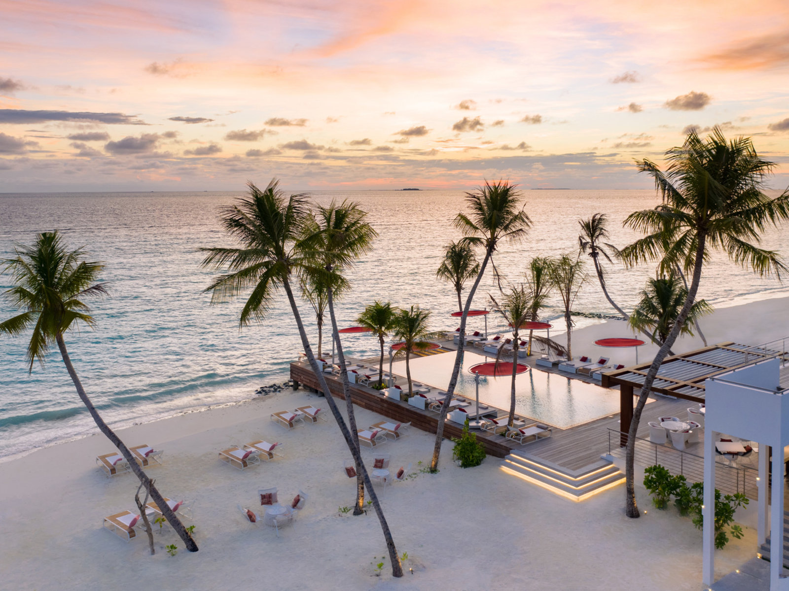 002 - LUX* North Male Atoll .jpg