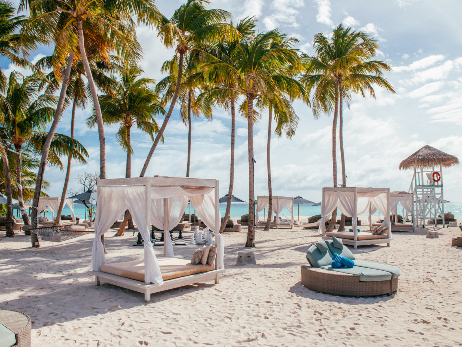 007 - Finolhu Resort.jpg