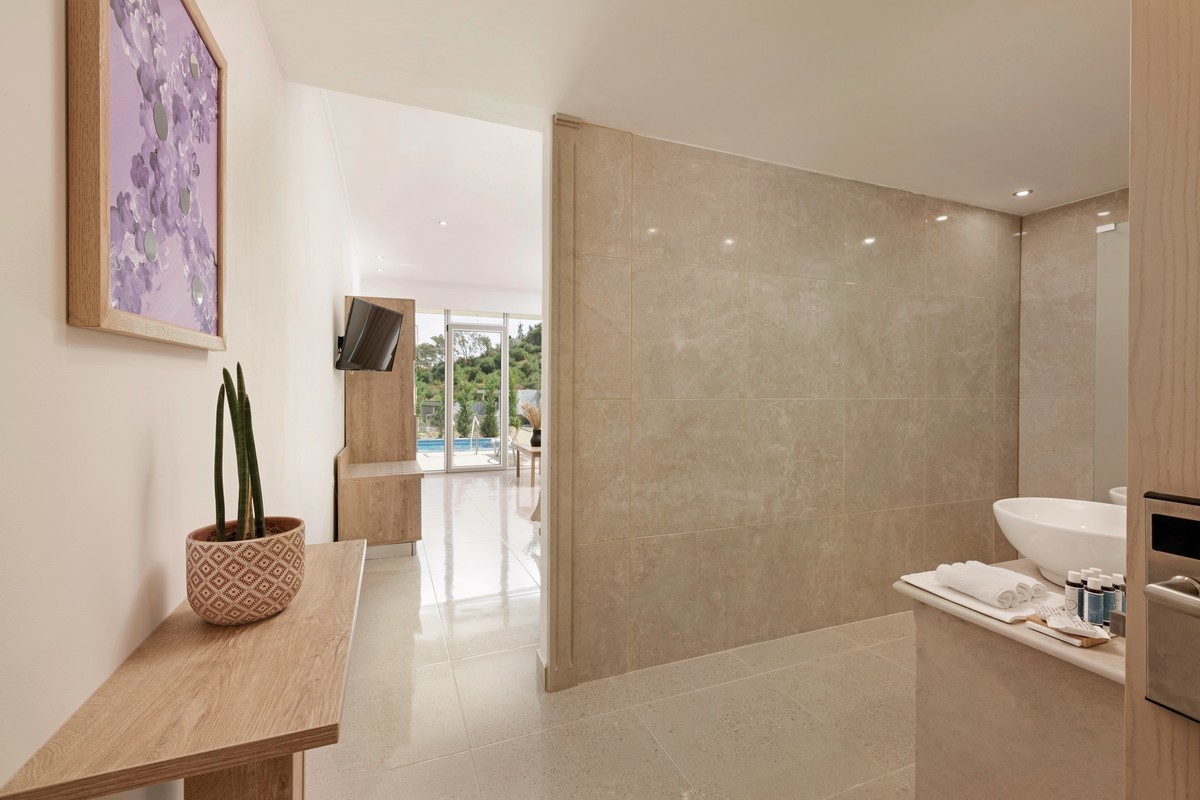 008 - Mythos Panorama.jpg