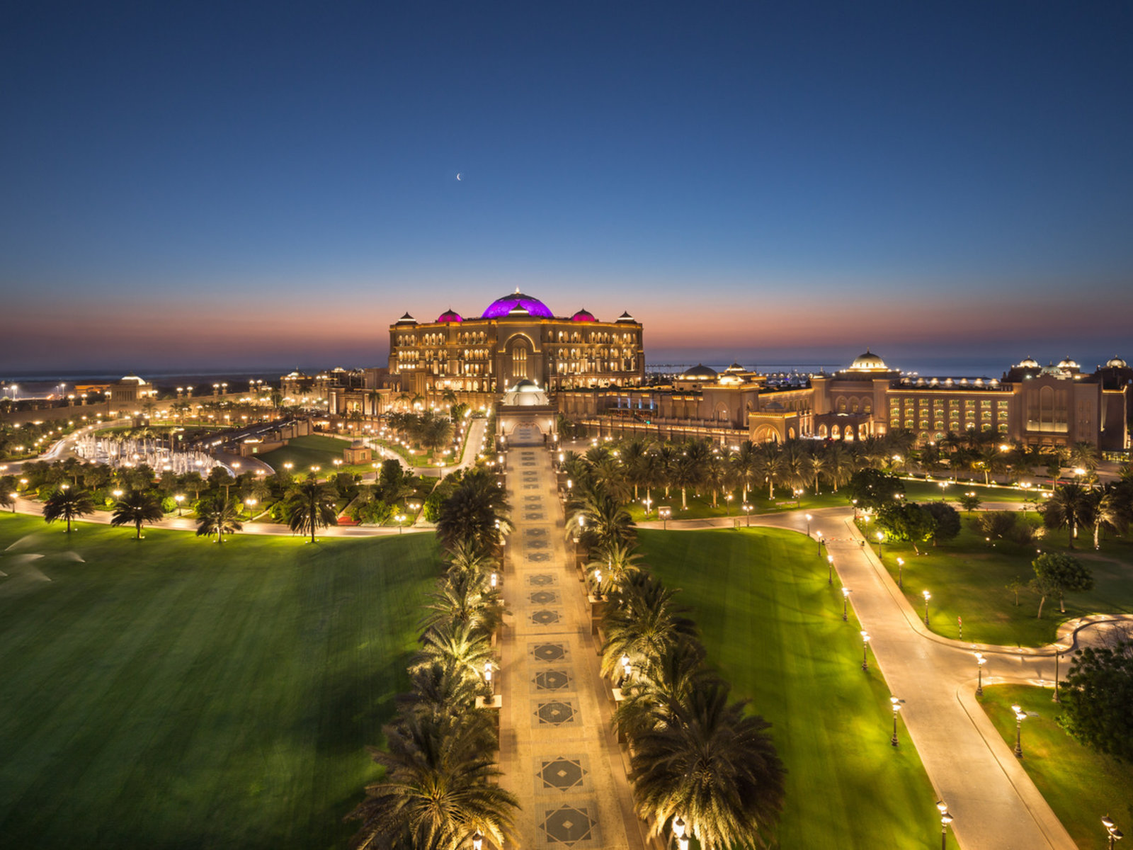 003 - Emirates Palace.jpg