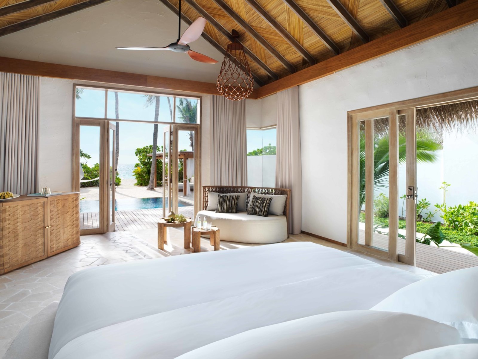 048 - Fairmont Maldives Sirru Fen Fushi.jpg