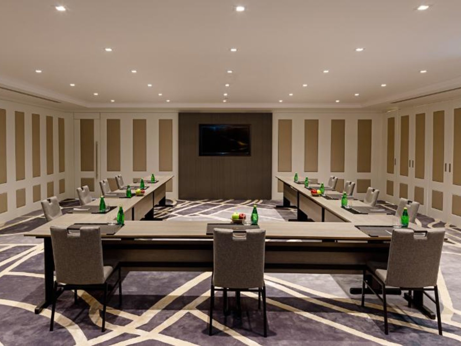 005 - Paramount Hotel Dubai.jpg