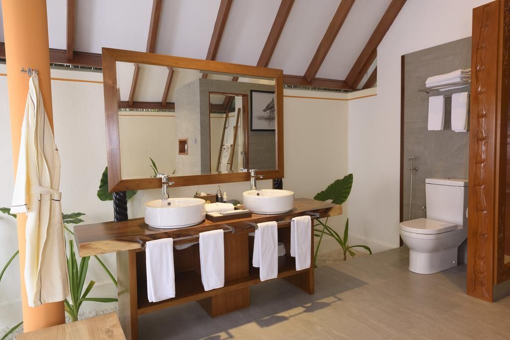 033 - Dhigufaru Island Resort.jpg