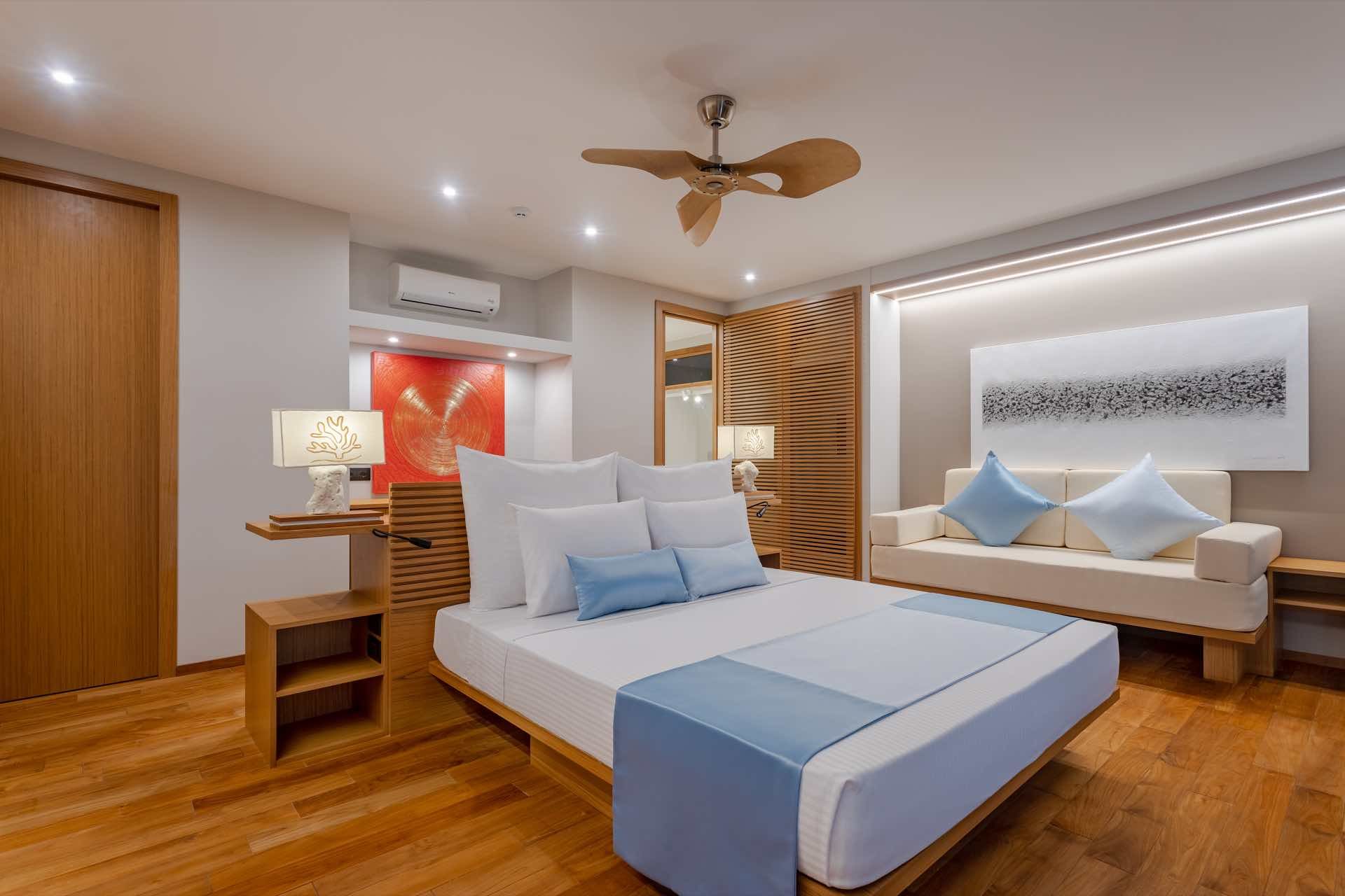 020 - Cinnamon Velifushi Maldives.jpg