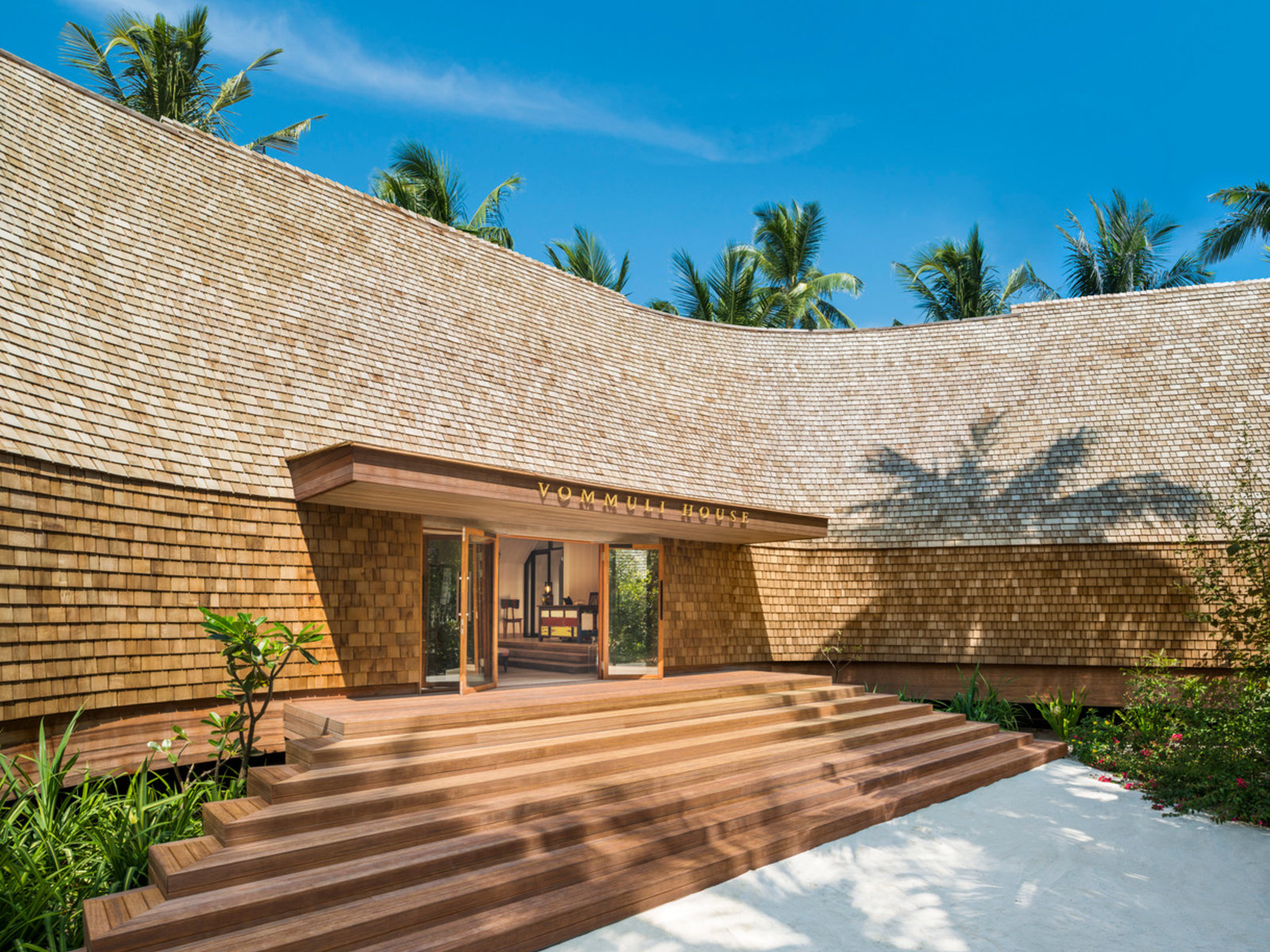 046 - The St. Regis Maldives Vommuli Resort.jpg