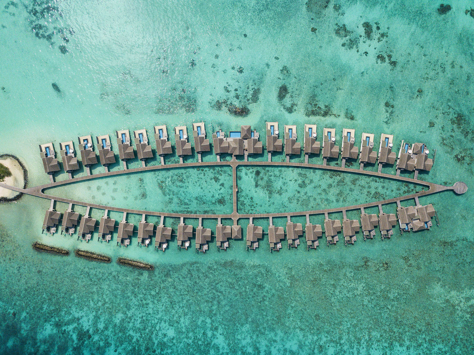007 - Fairmont Maldives Sirru Fen Fushi.jpg