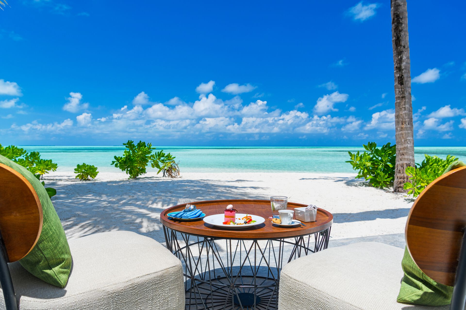 001 - Rahaa Resort .jpg