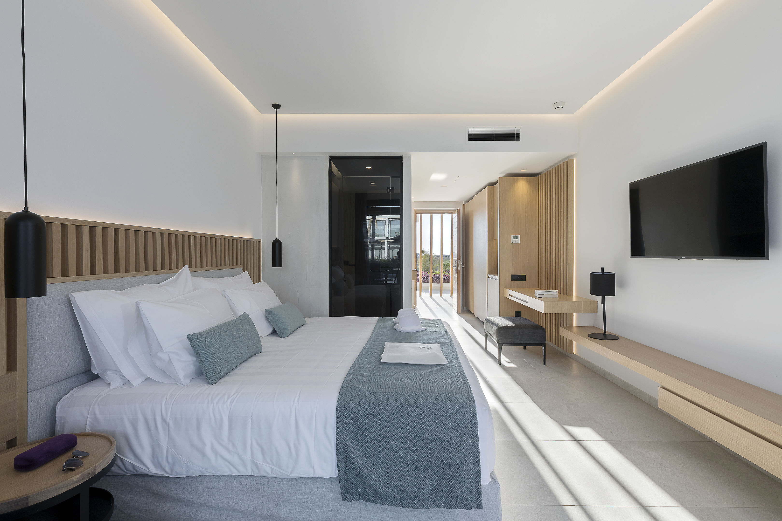 013 - D´Andrea Lagoon All-Suites .jpg