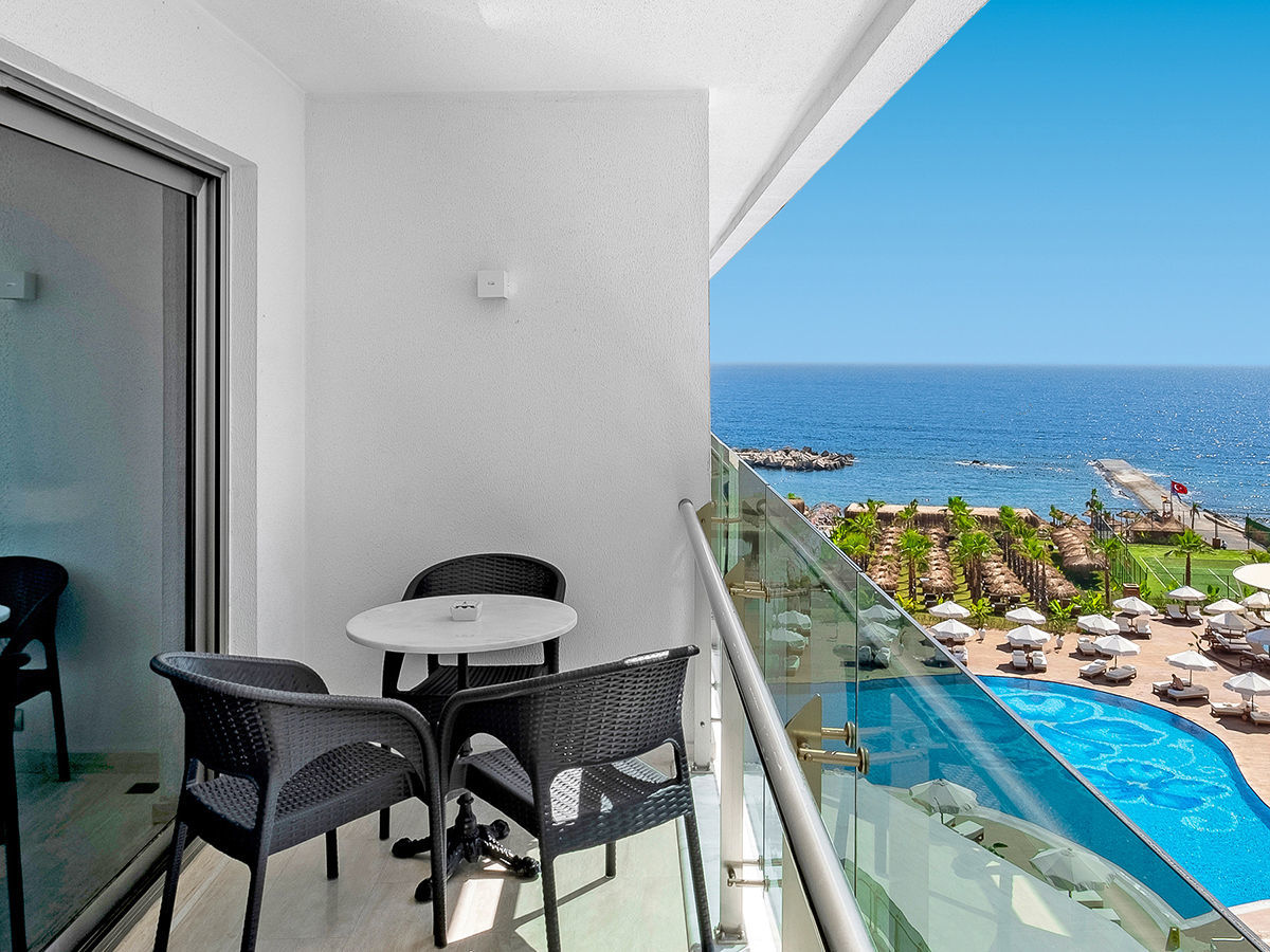 015 - Rubi Platinum Sign.jpg