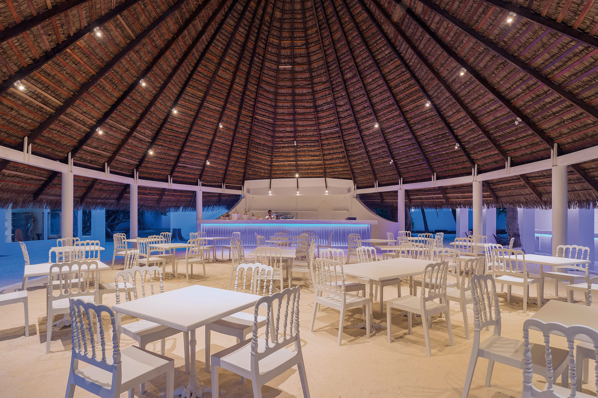 019 - Sandies Bathala.jpg