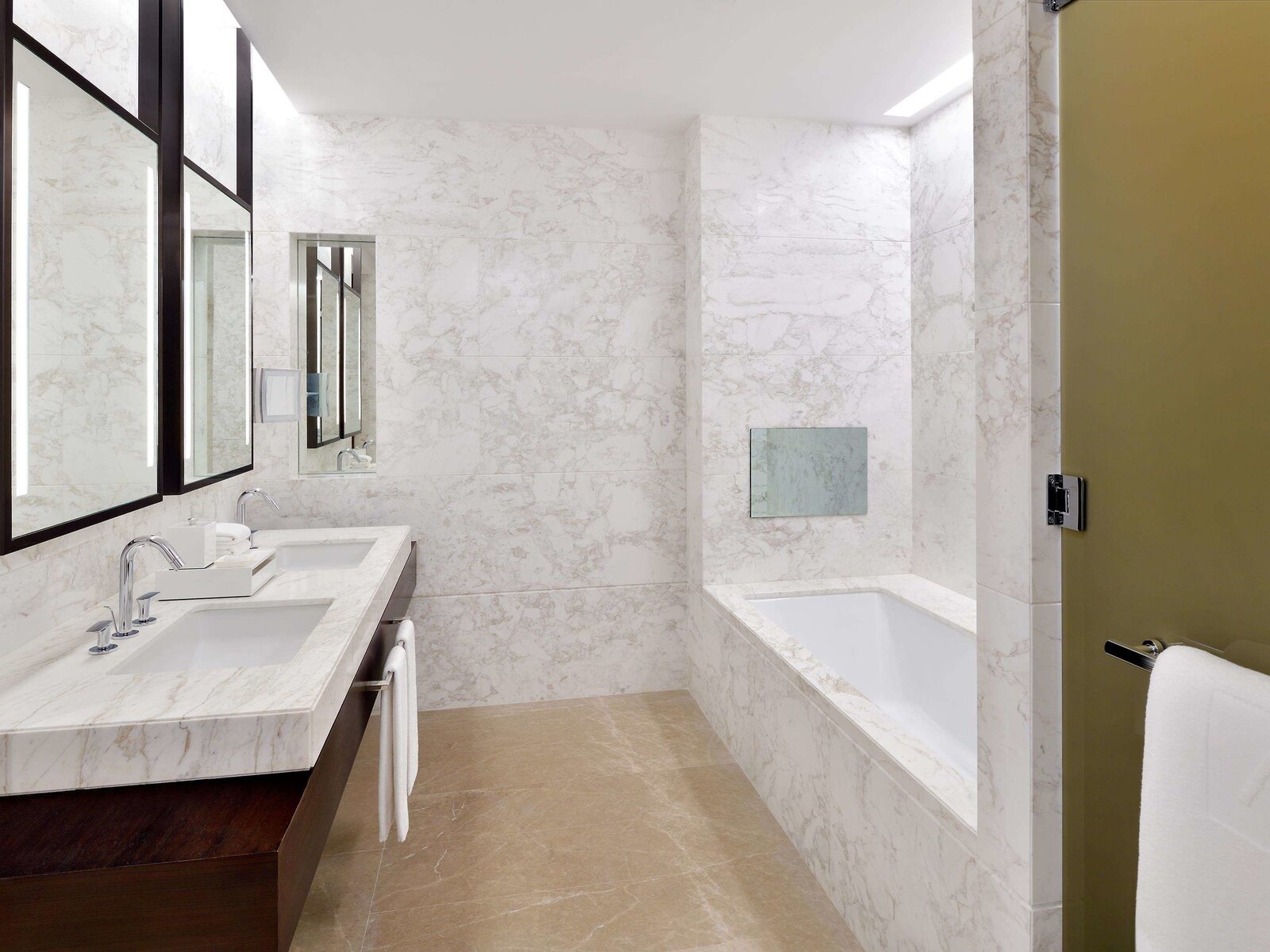 005 - Address Sky View Hotel.jpg