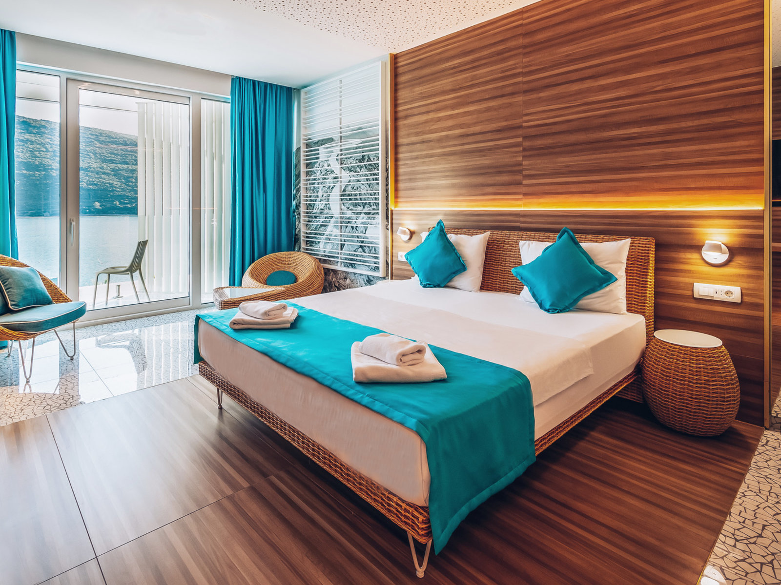 009 - Carine Hotel Kumbor .jpg