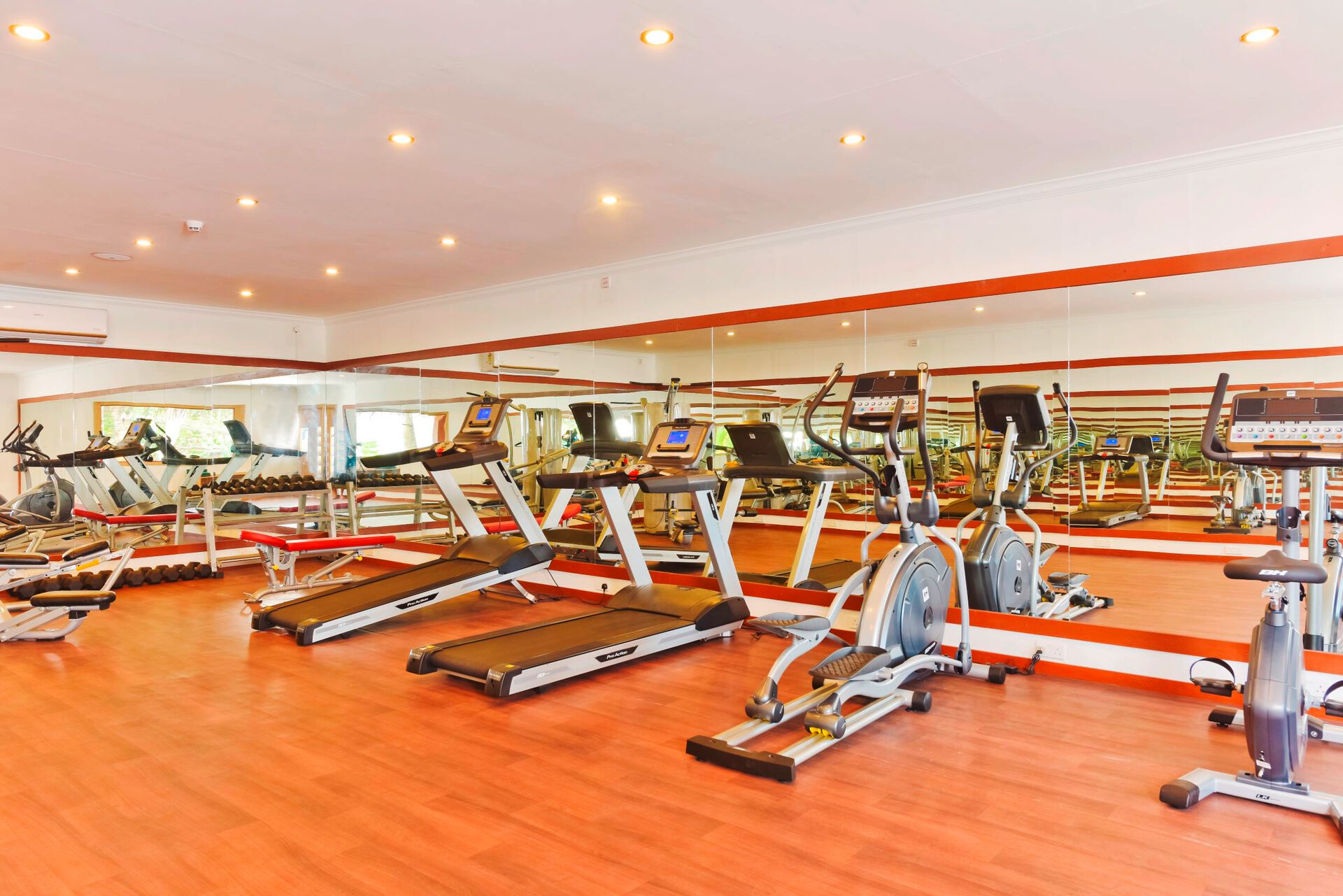 012 - Dreamland Unique Island Resort & Spa.jpg