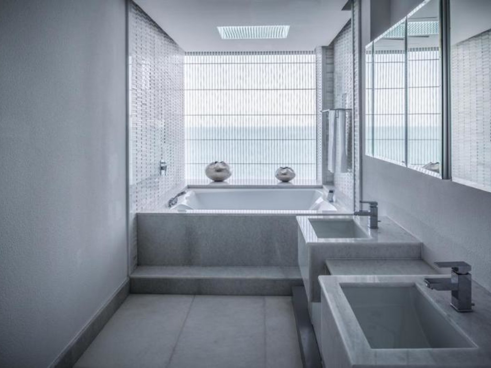 017 - Zaya Nurai Island.jpg