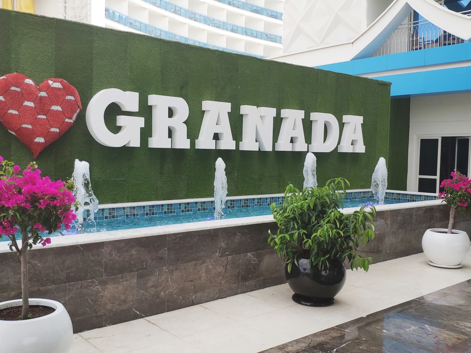 018 - Granada Luxury Beach.jpg