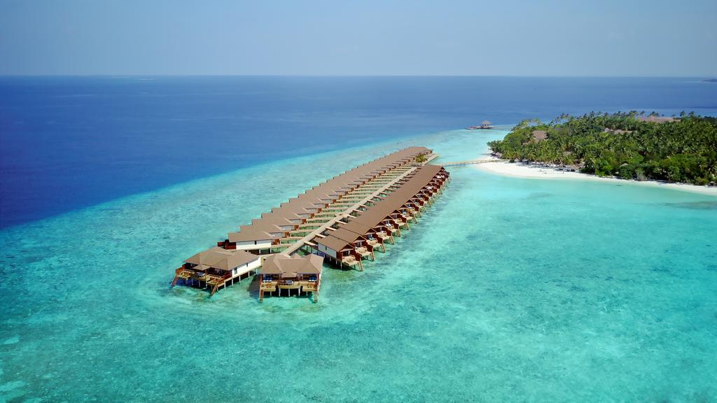 Reethi Faru Resort 10.jpg