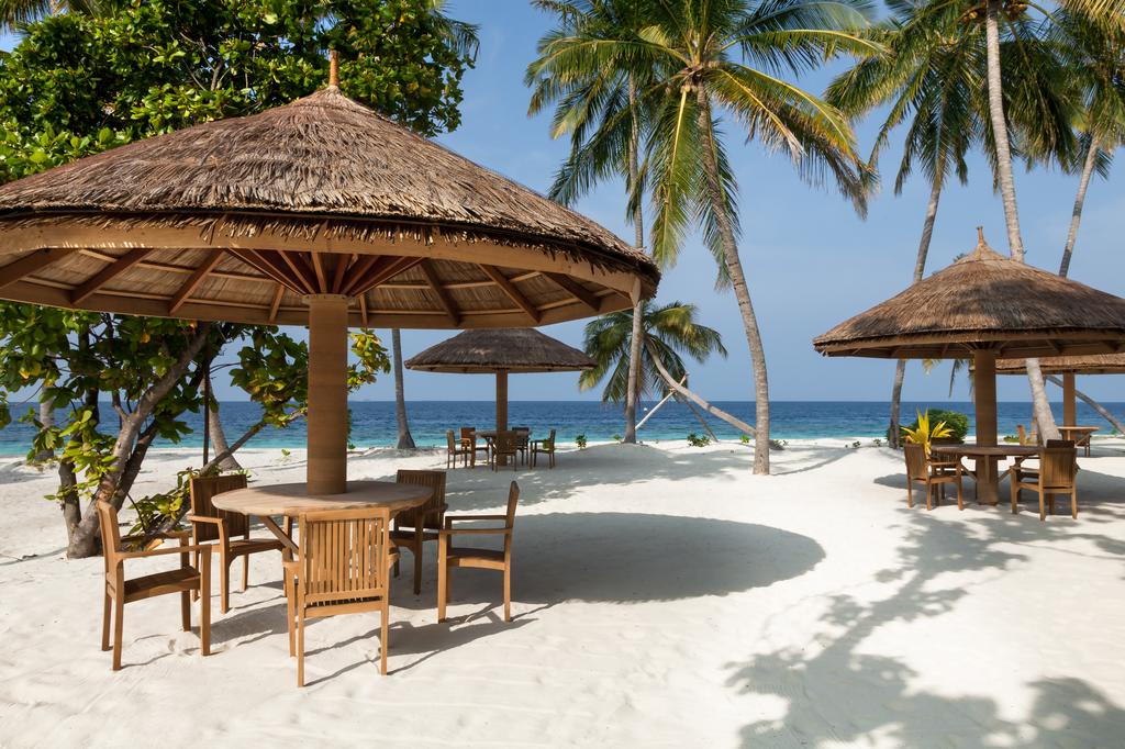 Reethi Faru Resort 16.jpg