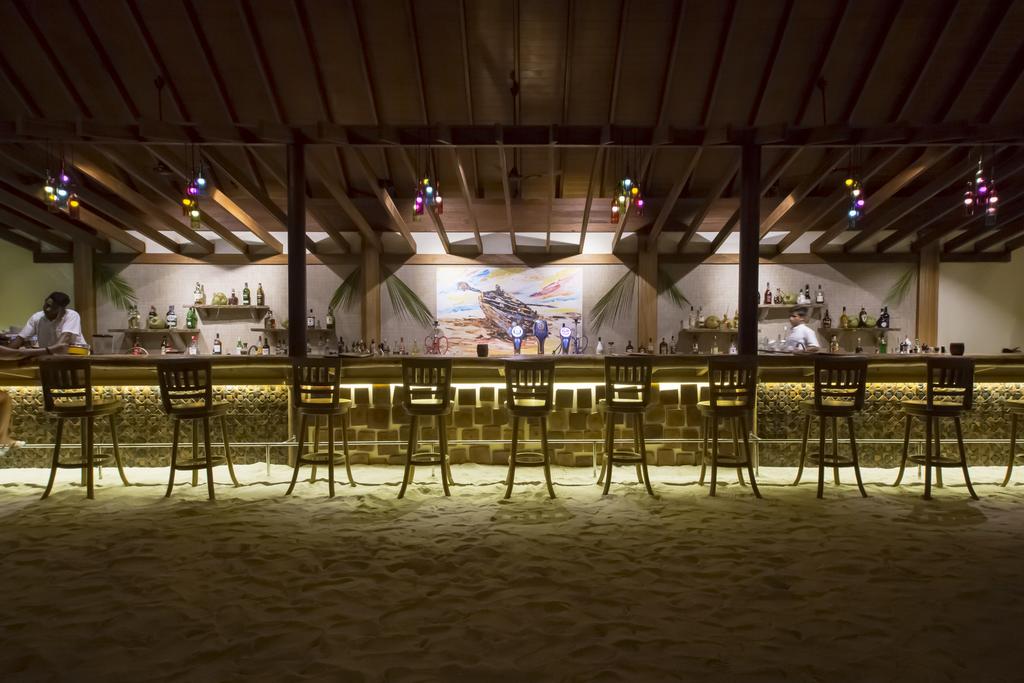 Reethi Faru Resort 27.jpg