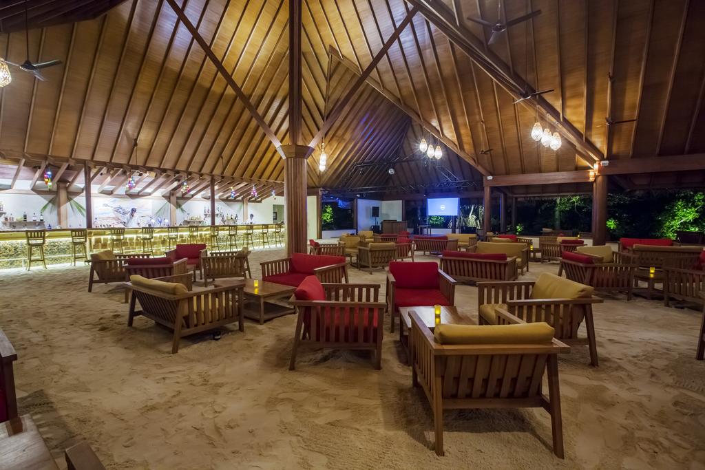 Reethi Faru Resort 28.jpg