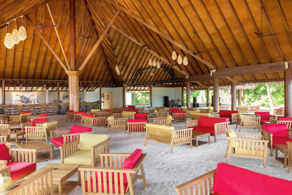Reethi Faru Resort 33.jpg