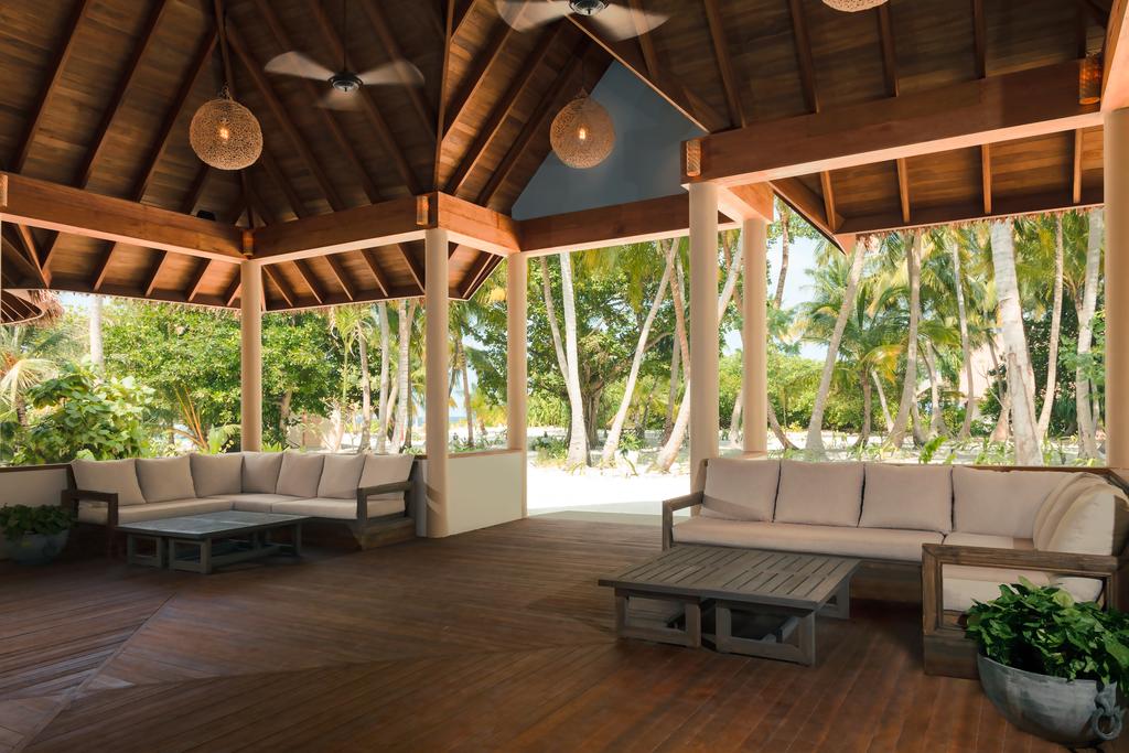Reethi Faru Resort 36.jpg