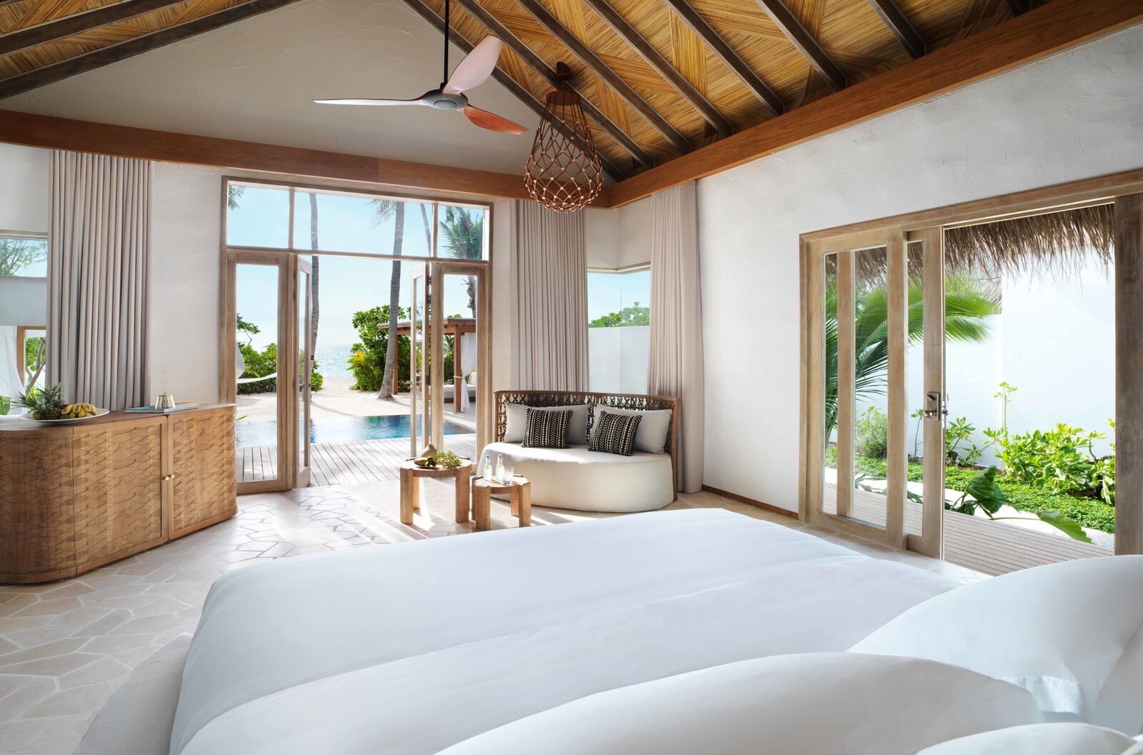 Fairmont Maldives, Sirru Fen Fushi 4.jpg