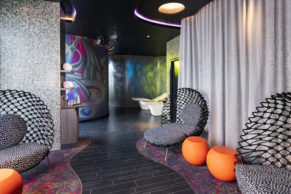 W Dubai The Palm 10.jpg