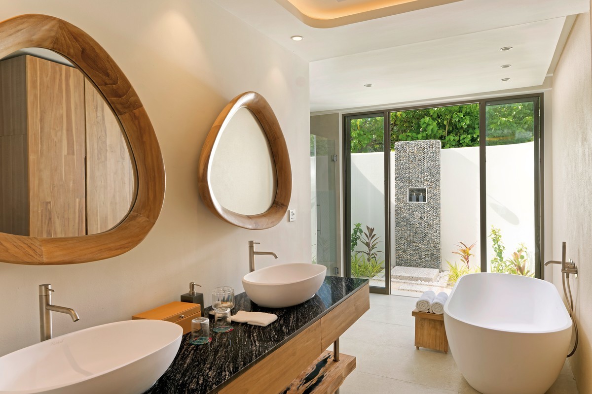 007 - Meyyafushi Maldives.jpg