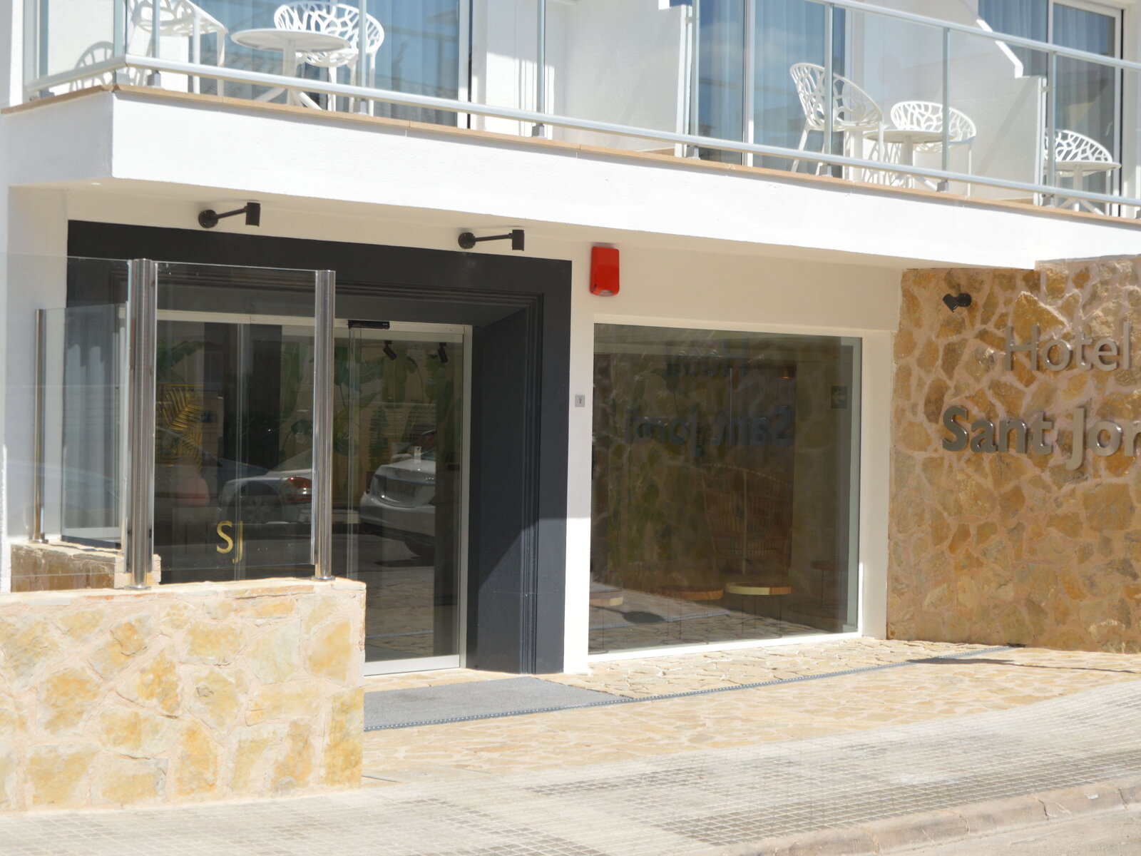 004 - Sant Jordi Hotel.jpg