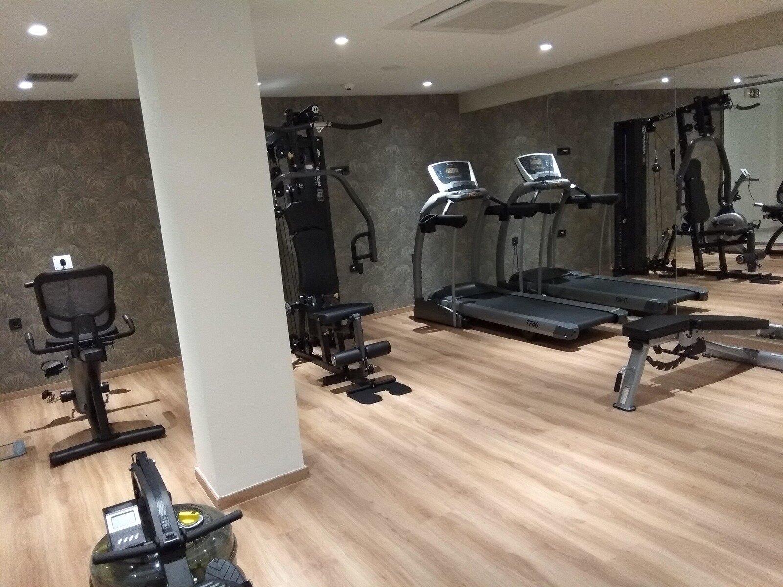 049 - White Olive Elite Laganas.jpg