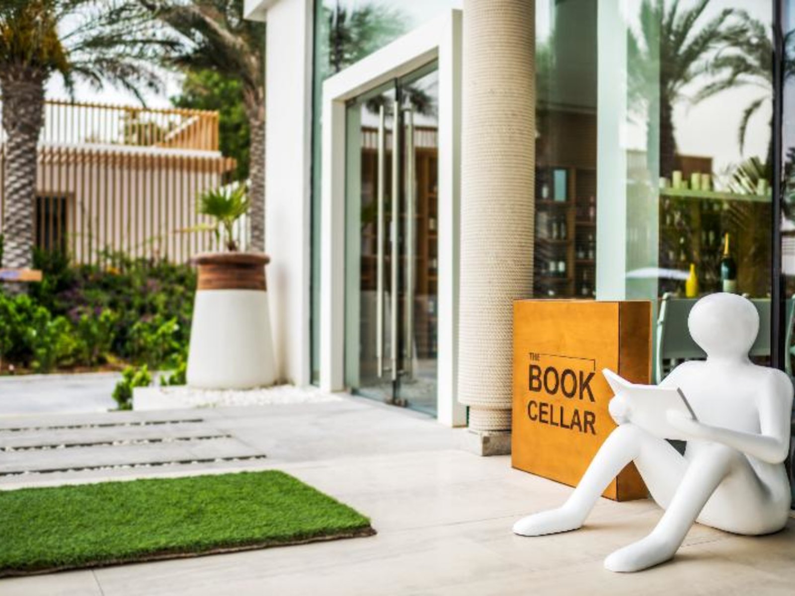 006 - Zaya Nurai Island.jpg