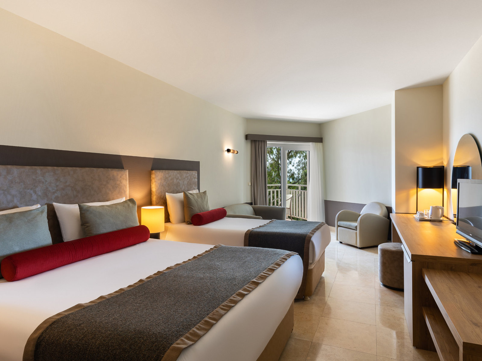 021 - SENTIDO Perissia .jpg