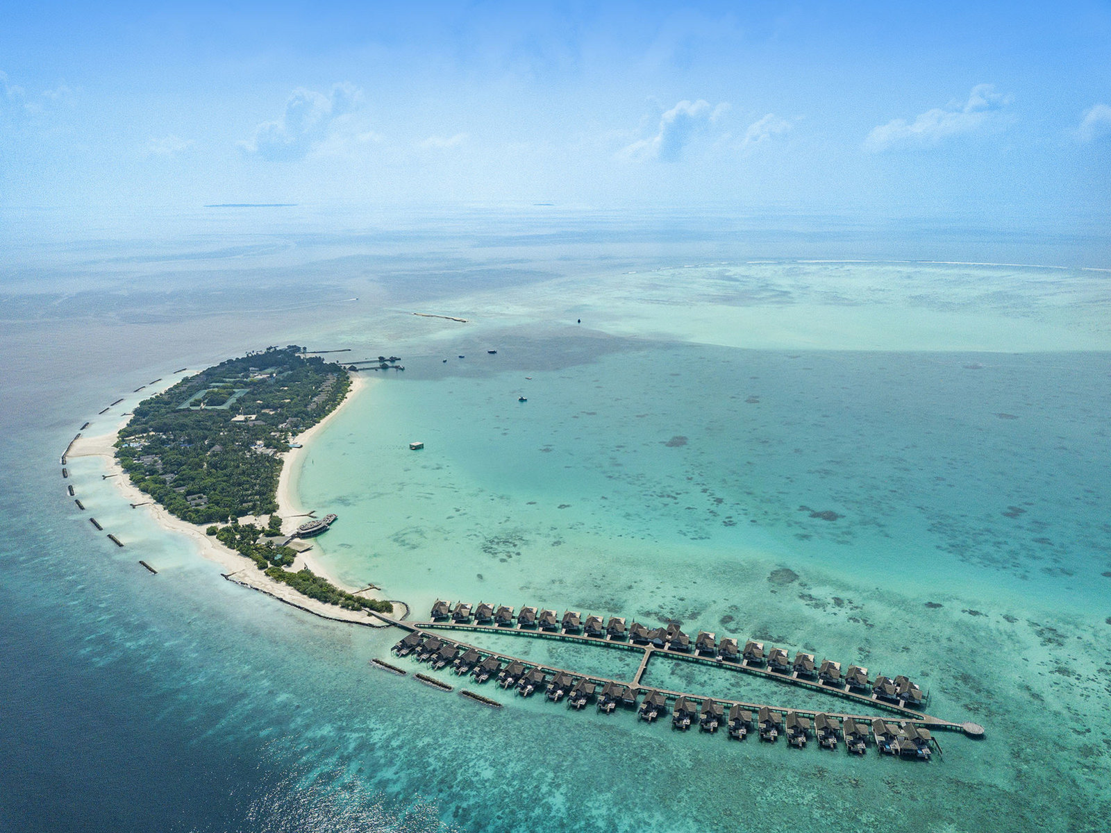 001 - Fairmont Maldives Sirru Fen Fushi.jpg