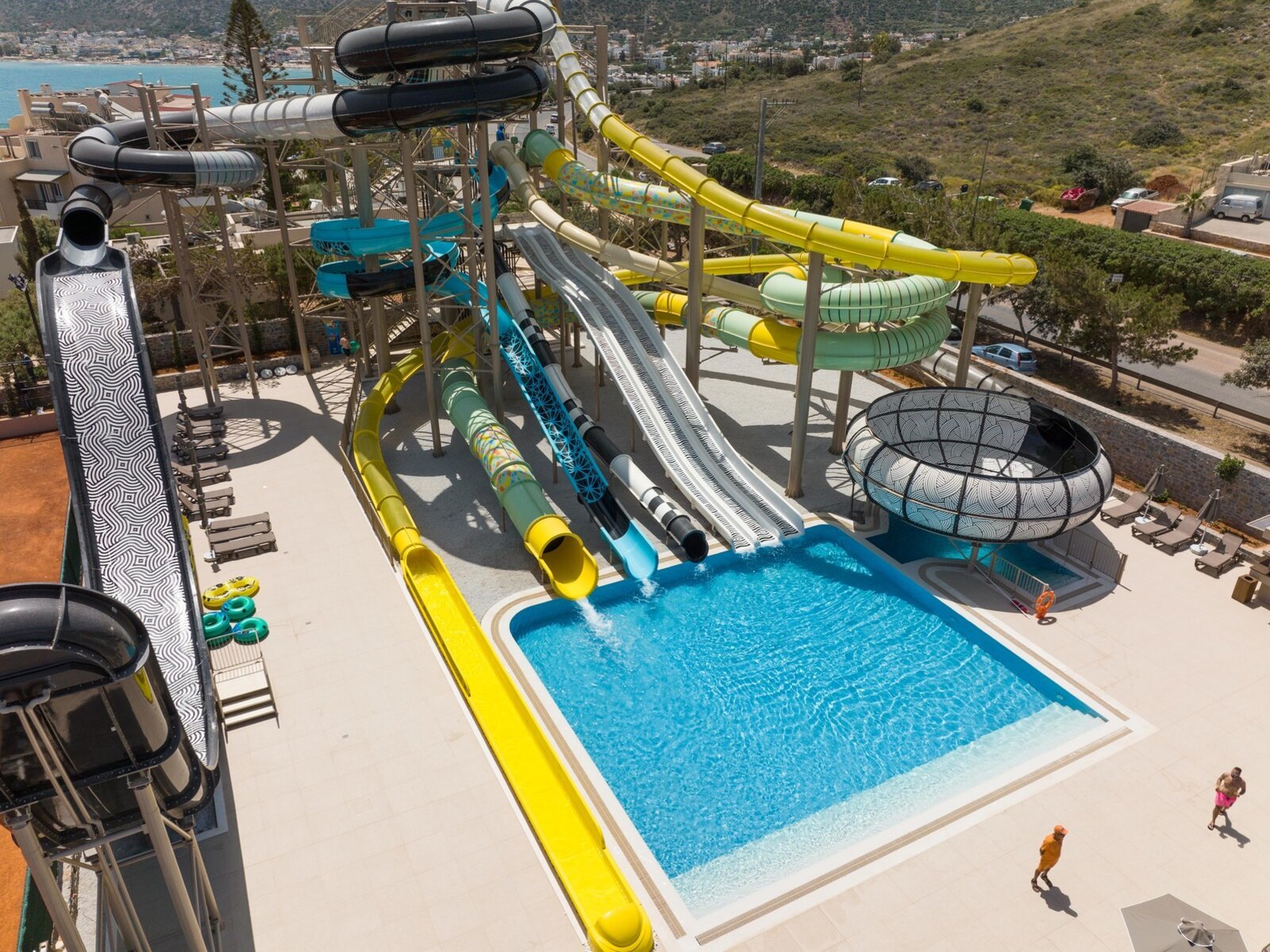 009 - Nana Royal.jpg