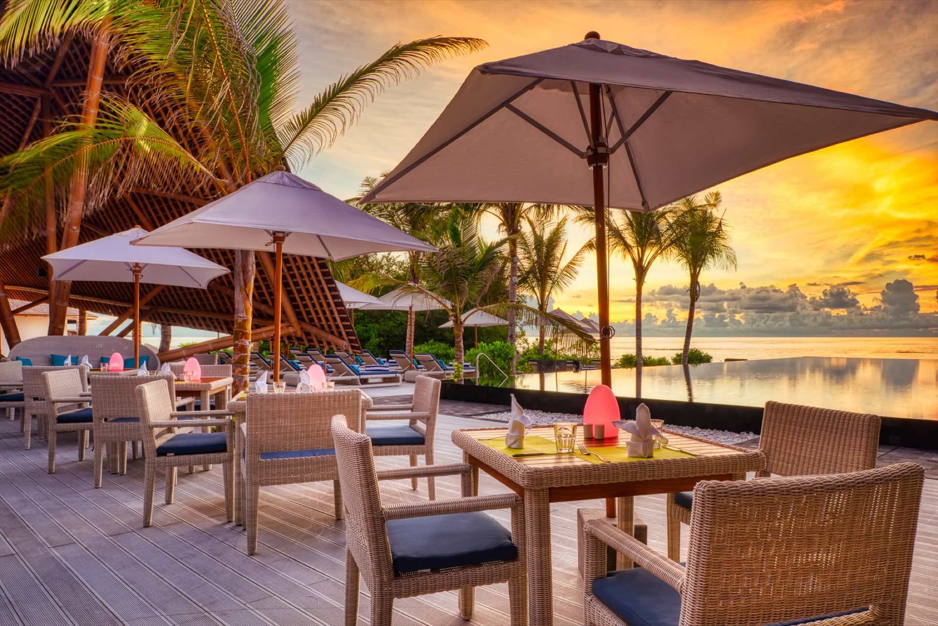 005 - Mövenpick Resort & Spa Kuredhivaru.jpg